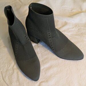 Eileen Fisher "Purl" Pull on Sock Booties Womens 8 Graphite Color -- EUC